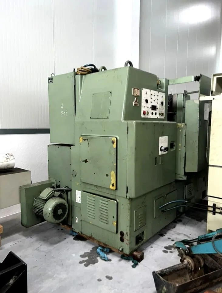 Gear Hobbing Machine – WMW MODUL ZFWZ 800x10/II view 3