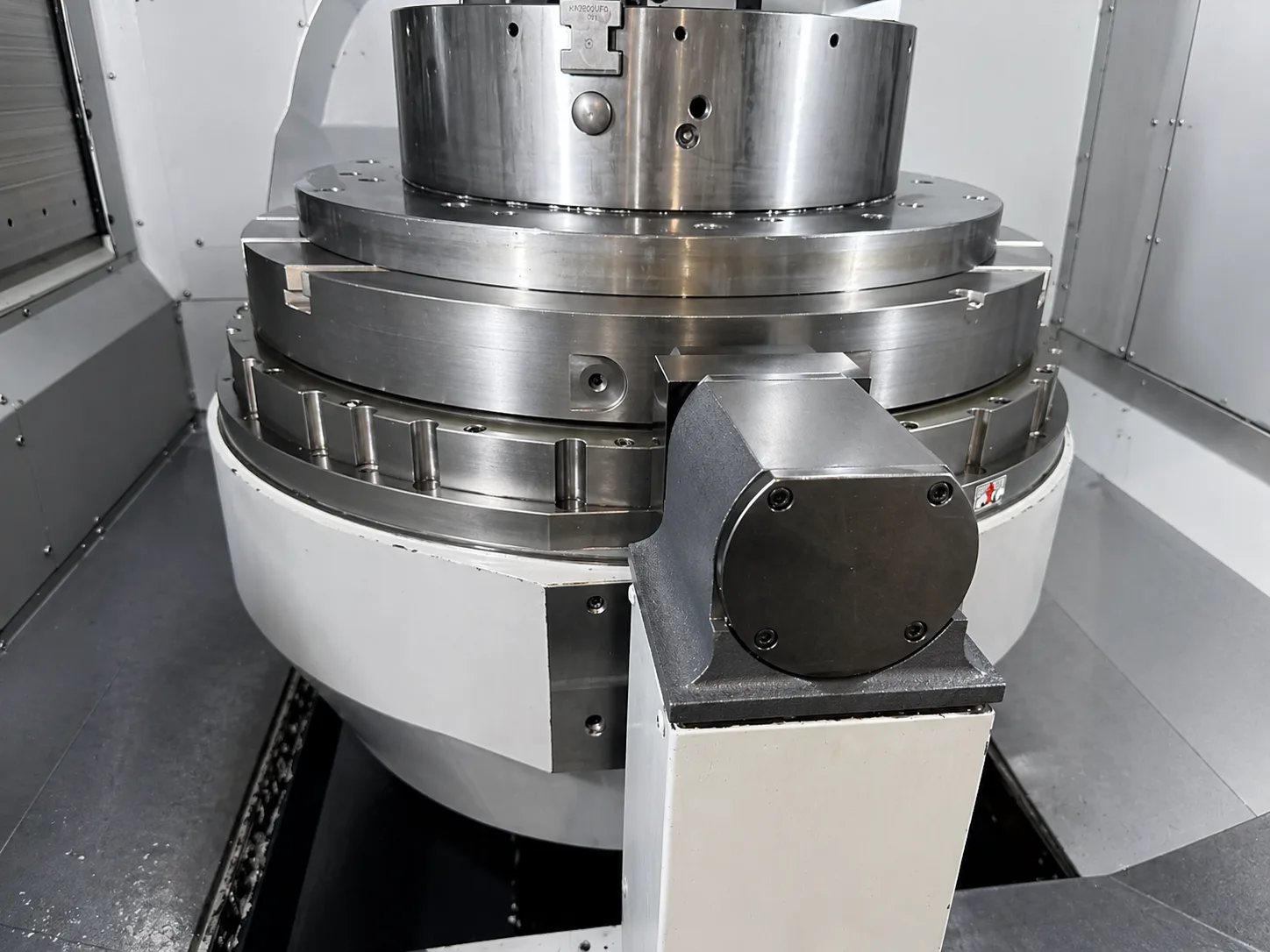 HEAVY DUTY 5 AXIS VERTICAL MACHINING CENTRE with GRINDING CAPABILITY NMV8000DCG/50 view 2