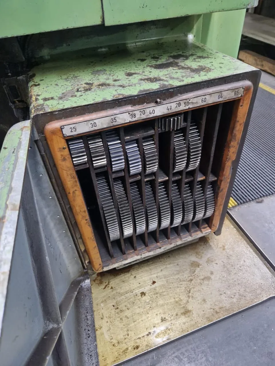 Thread Milling & Hobbing Machine – WANDERER 440x3000 view 3