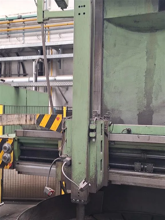 VERTICAL TURNING LATHE – SCHIESS view 2