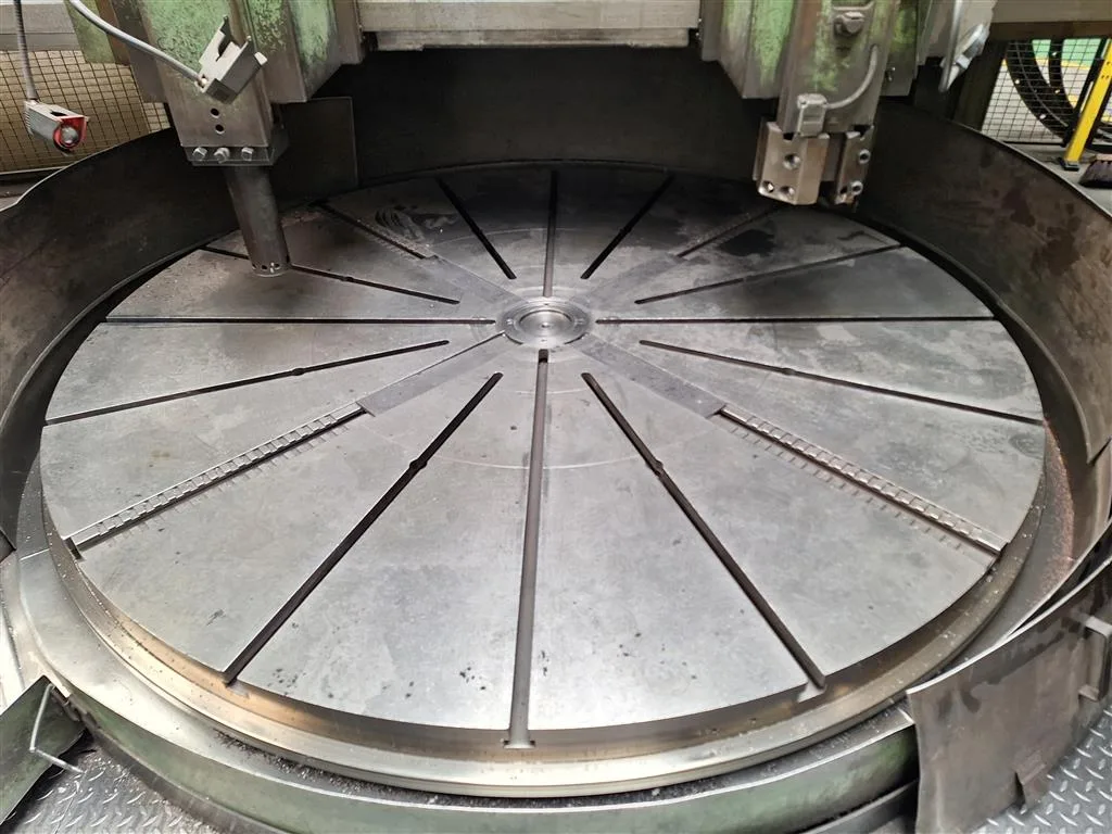 VERTICAL TURNING LATHE – SCHIESS view 3