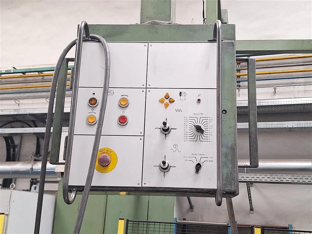 VERTICAL TURNING LATHE – SCHIESS view 4