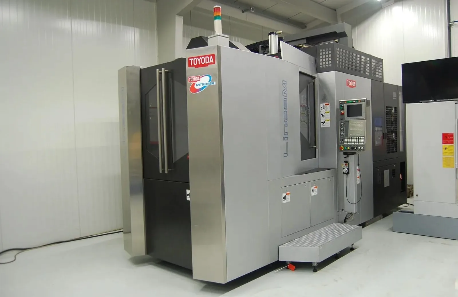 CNC Horizontal Machining Center with Pallet Changer view 6