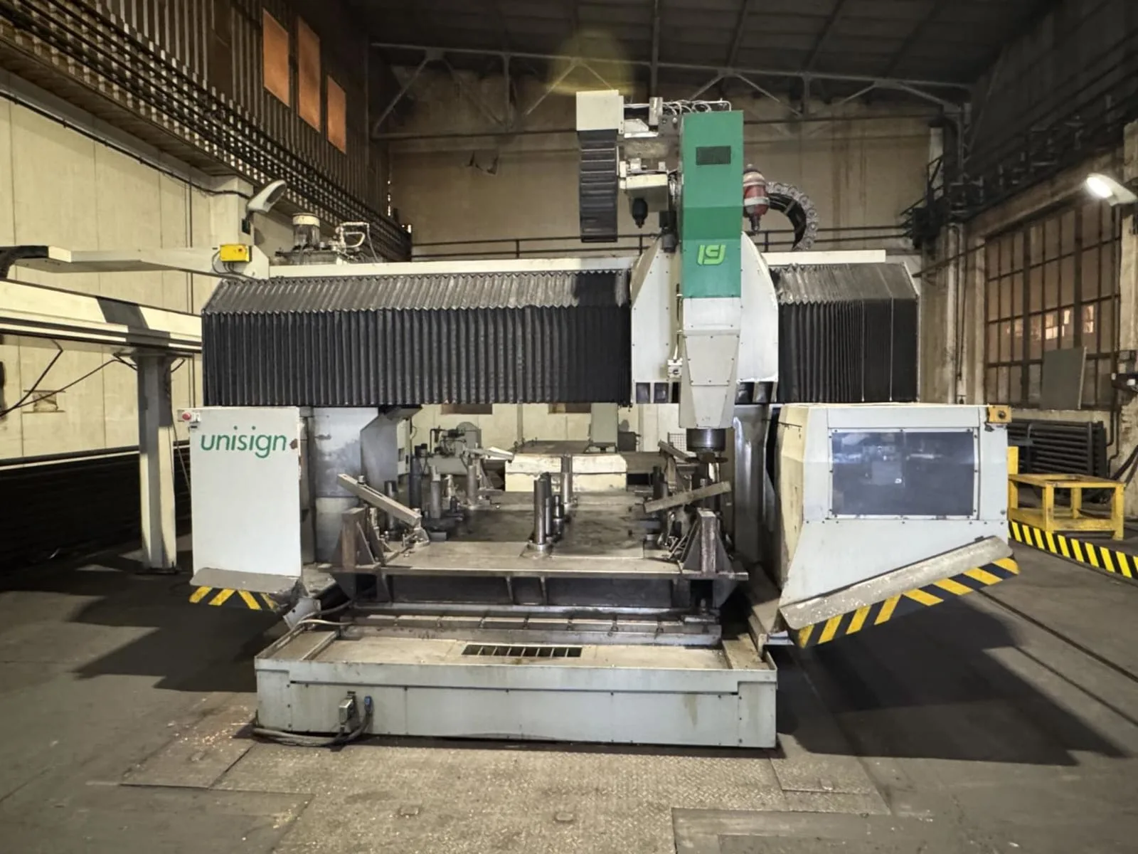 5 Axis CNC Portal Type Vertical Machining Center UNIport 6