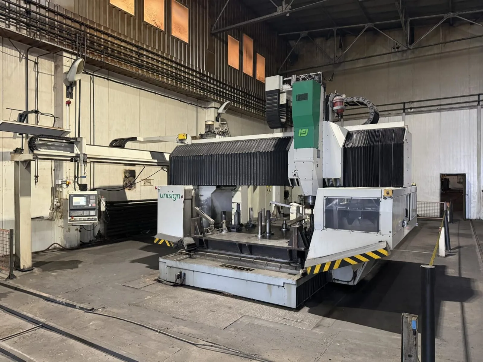 5 Axis CNC Portal Type Vertical Machining Center UNIport 6 view 7