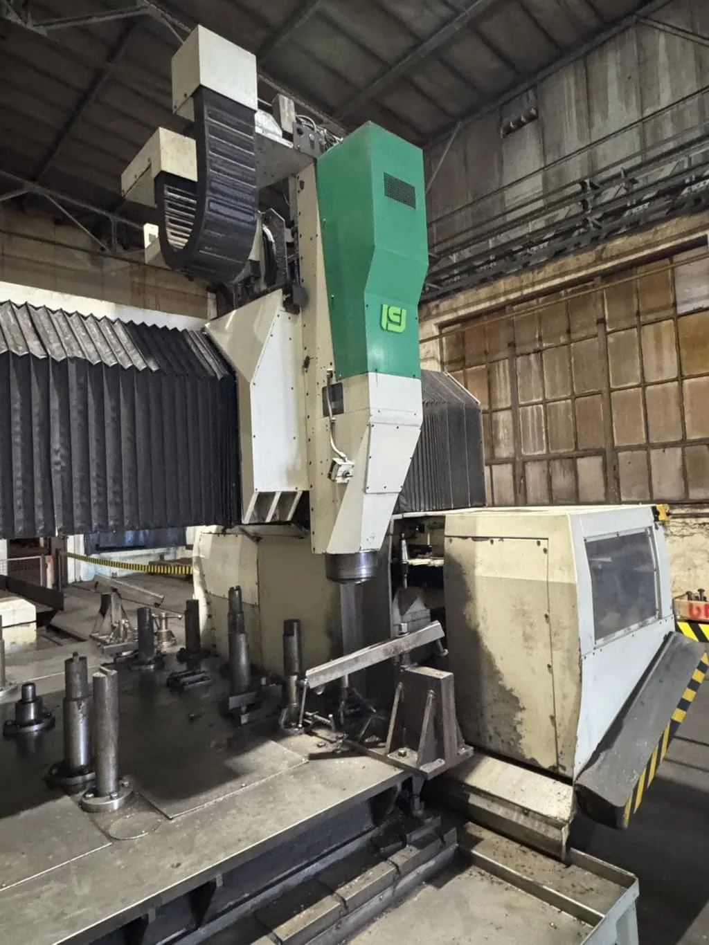 5 Axis CNC Portal Type Vertical Machining Center UNIport 6 view 8