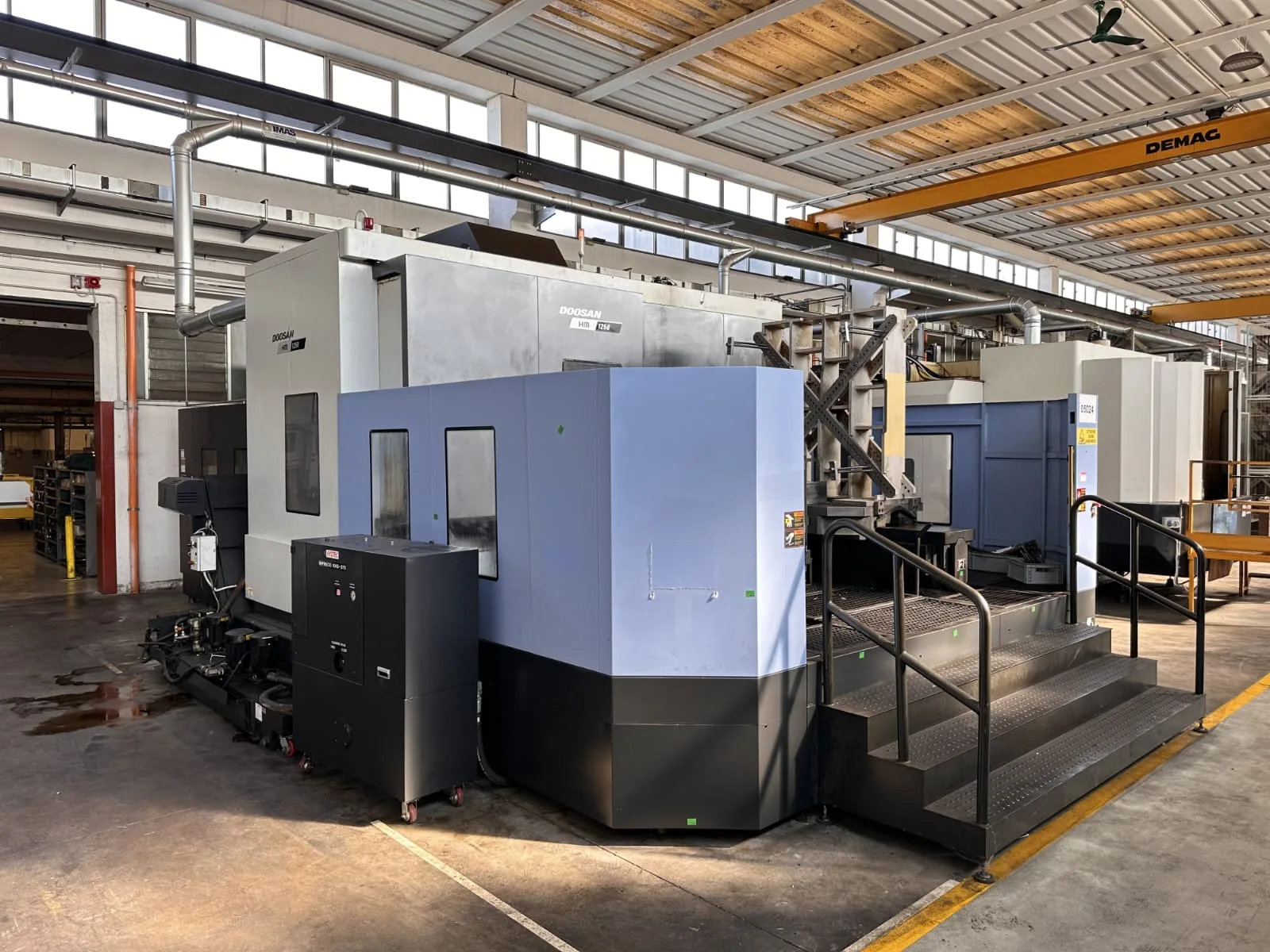 DOOSAN HM 1250 TWIN PALLET HORIZONTAL MACHINING CENTRE view 2