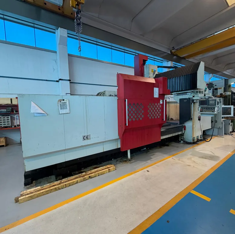 Vertical Machining Center Gantry view 6