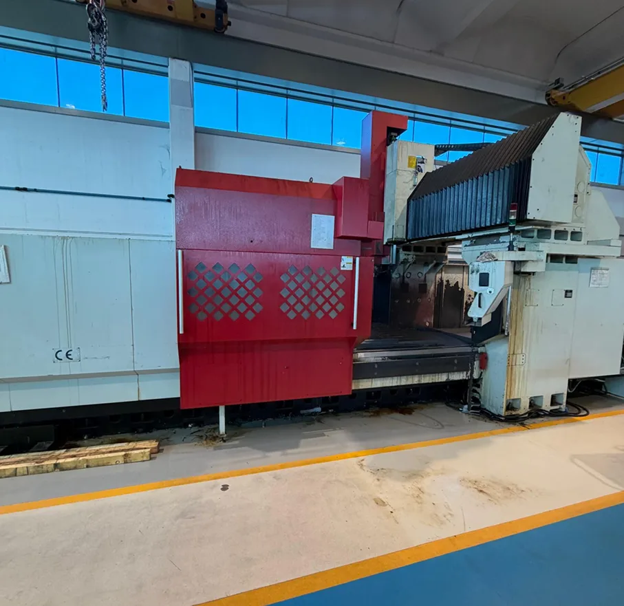 Vertical Machining Center Gantry view 7