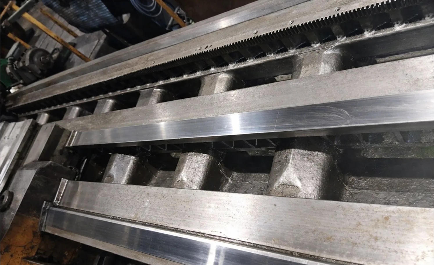UPETROM Heavy-Duty CNC Lathe SN 1400 view 2