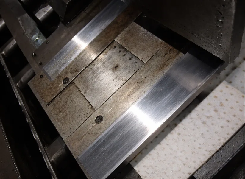 UPETROM Heavy-Duty CNC Lathe SN 1400 view 3