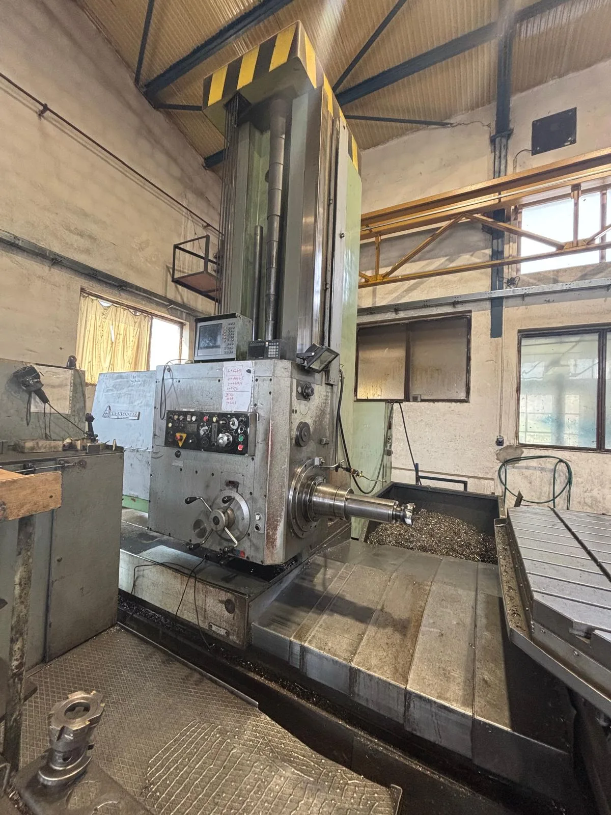 HORIZONTAL BORING MILL (Table type) – TOS WHN 13A view 3