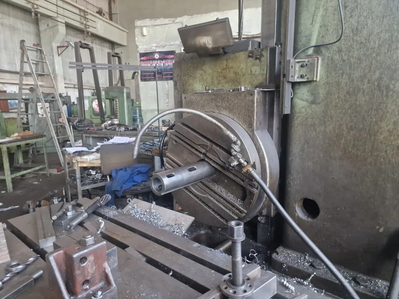 HORIZONTAL BORING MILL – W100  TOS VARNSDORF view 2