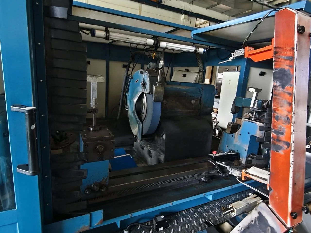 CNC Cylindrical Grinding Machine TOS HOL-MONTA UN 63/750/2000 view 2