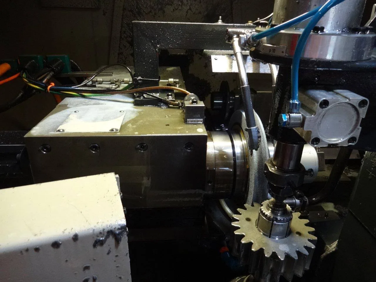 CNC Gear Grinder HOFLER Promat 400 view 4