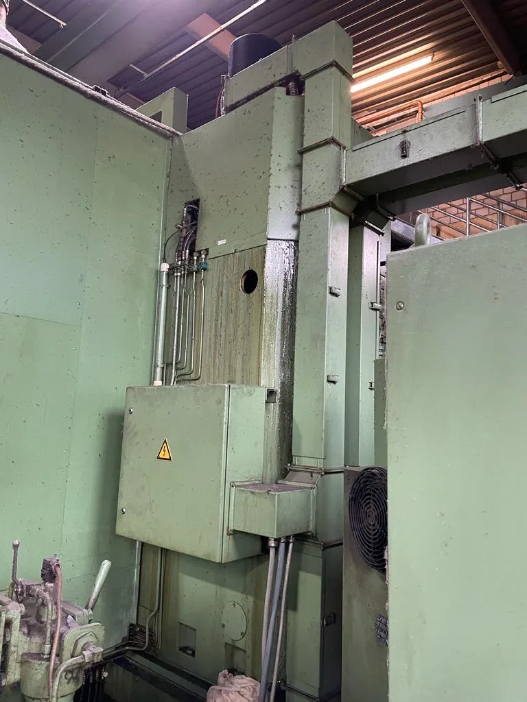 CNC Gear Hobber  PFAUTER  PE 1000 view 3
