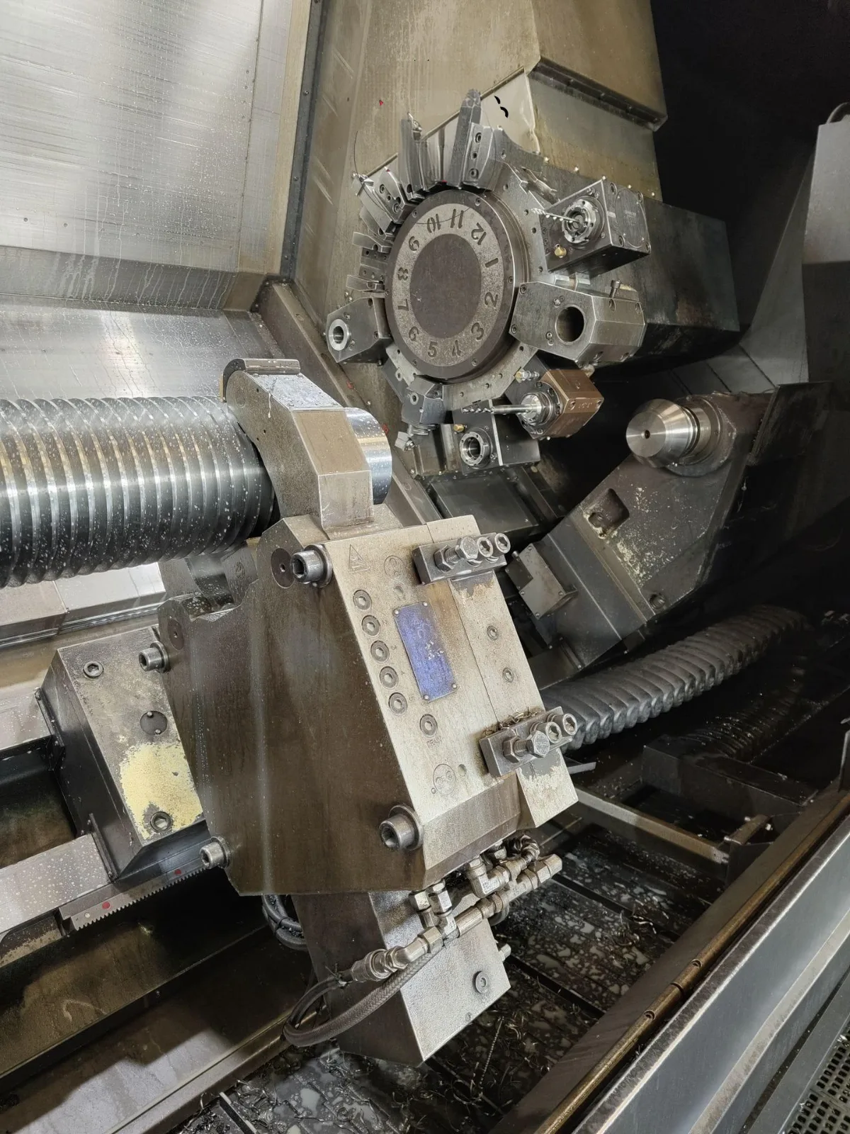 CNC Lathe with Milling Doosan Puma 5100XLY view 3