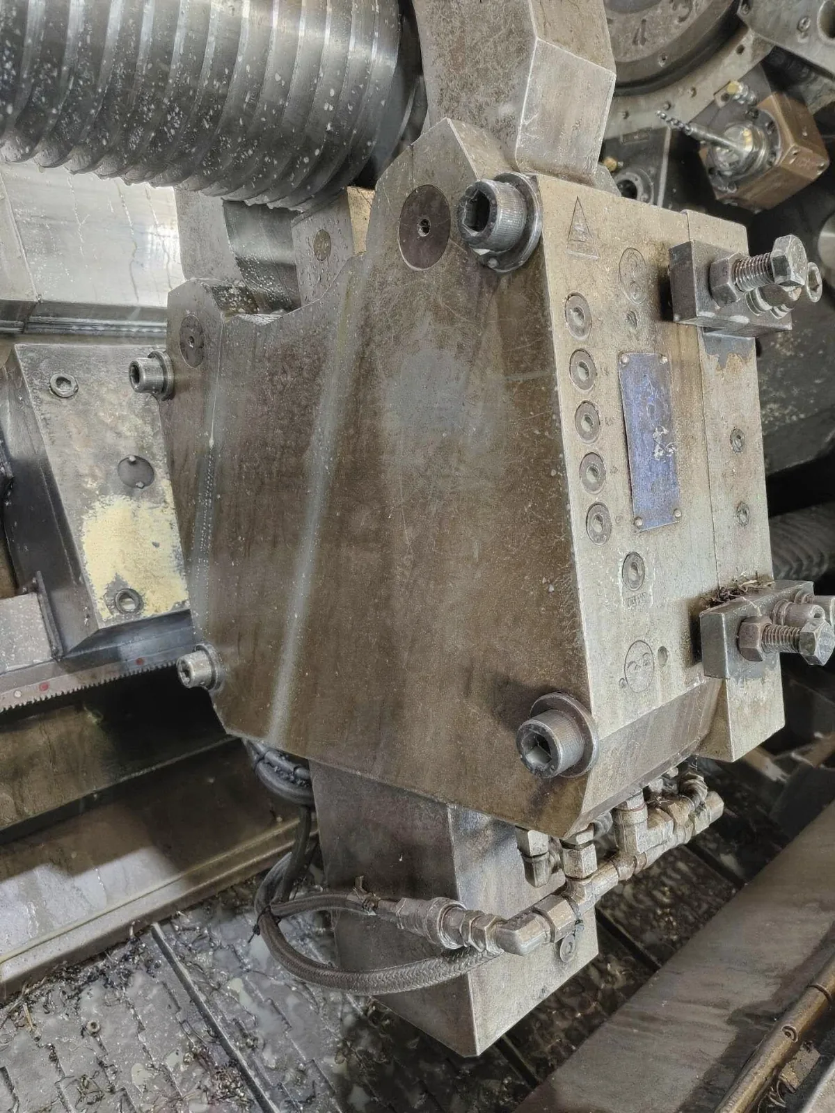 CNC Lathe with Milling Doosan Puma 5100XLY view 6