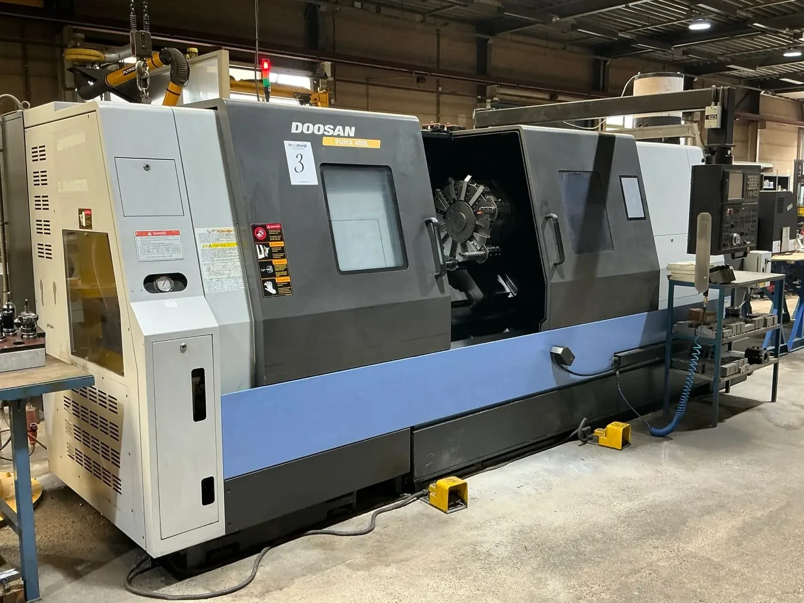 CNC Slant Bed Turning Lathe  Doosan Puma 400LB view 4