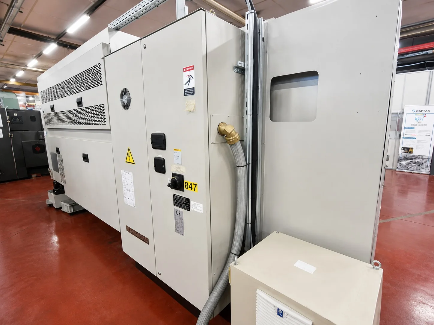 CNC TURNING & MILLING CENTER Mori Seiki SL 303 view 4