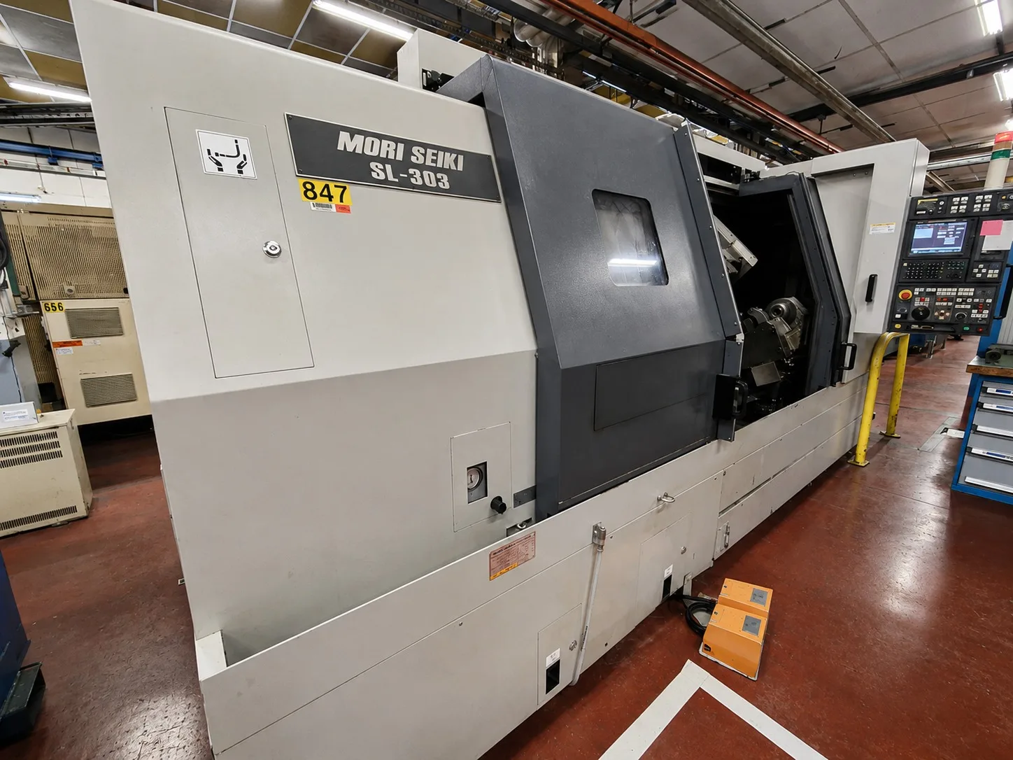 CNC TURNING & MILLING CENTER Mori Seiki SL 303 view 5
