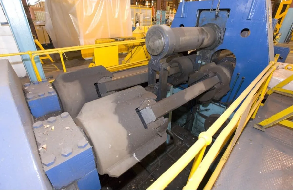 3 ROLL PLATE BENDING MACHINE view 4