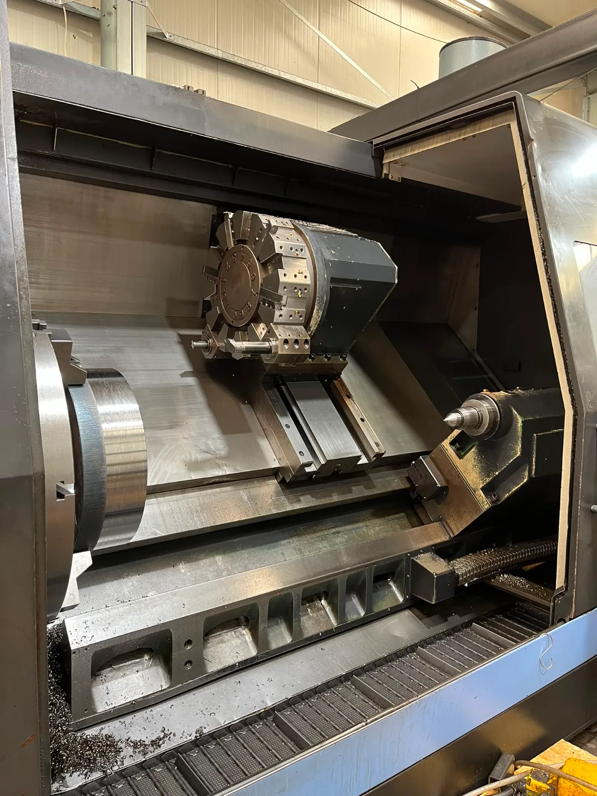 Doosan Puma 600 CNC Heavy Duty Slant Bed Lathe view 4