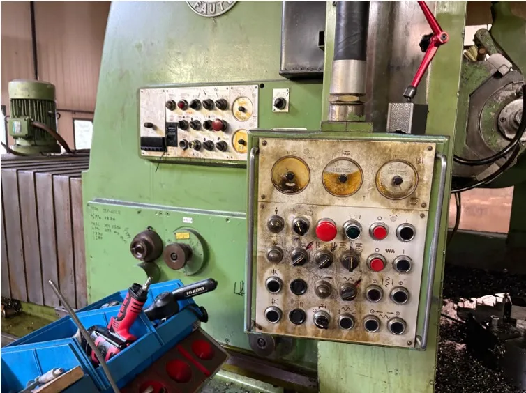 Gear Hobber Pfauter  P1501 view 2