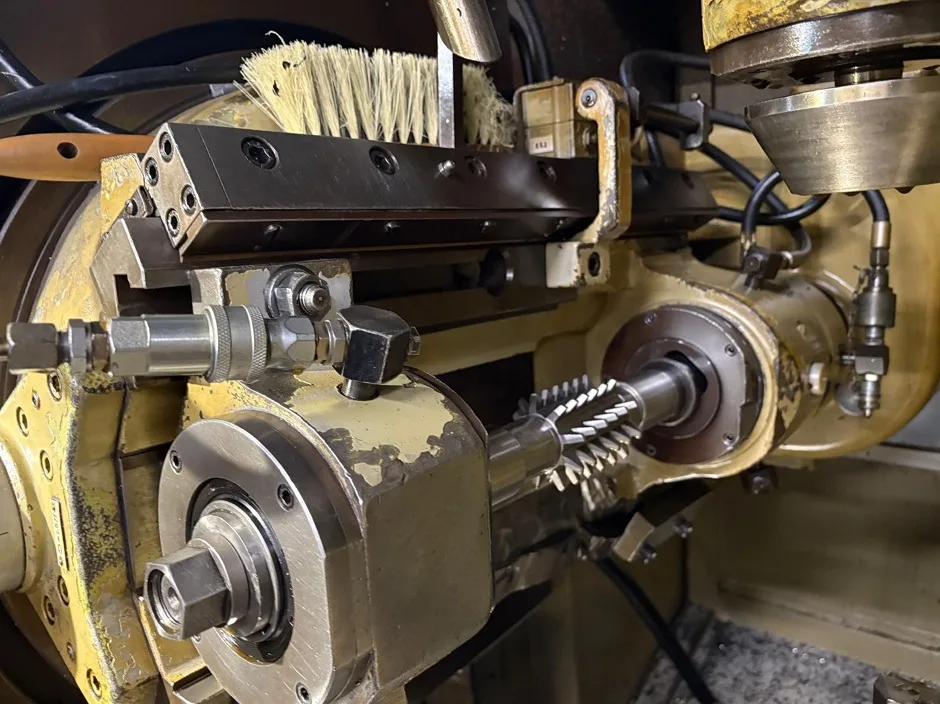 Gear Hobbing Machine MODUL WMW ZFWZ 800/3 view 2
