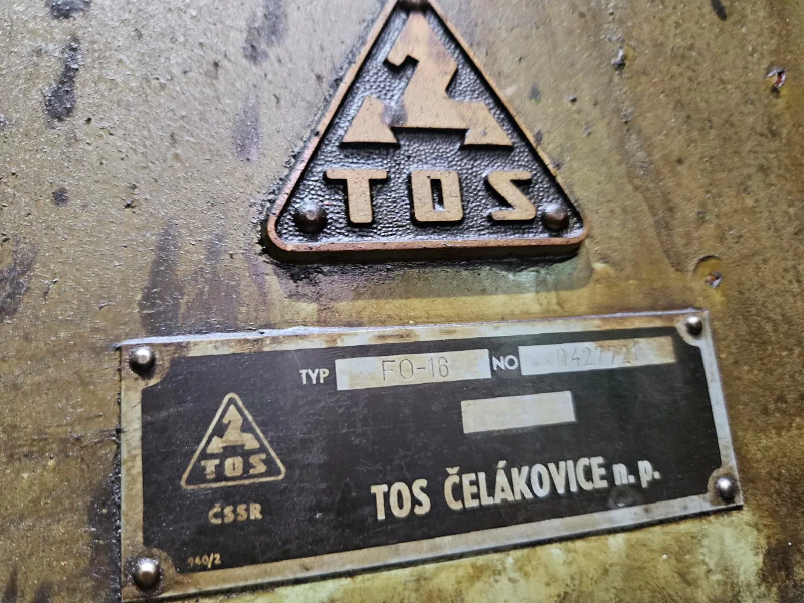 Gear Hobbing Machine TOS FO-16 view 2