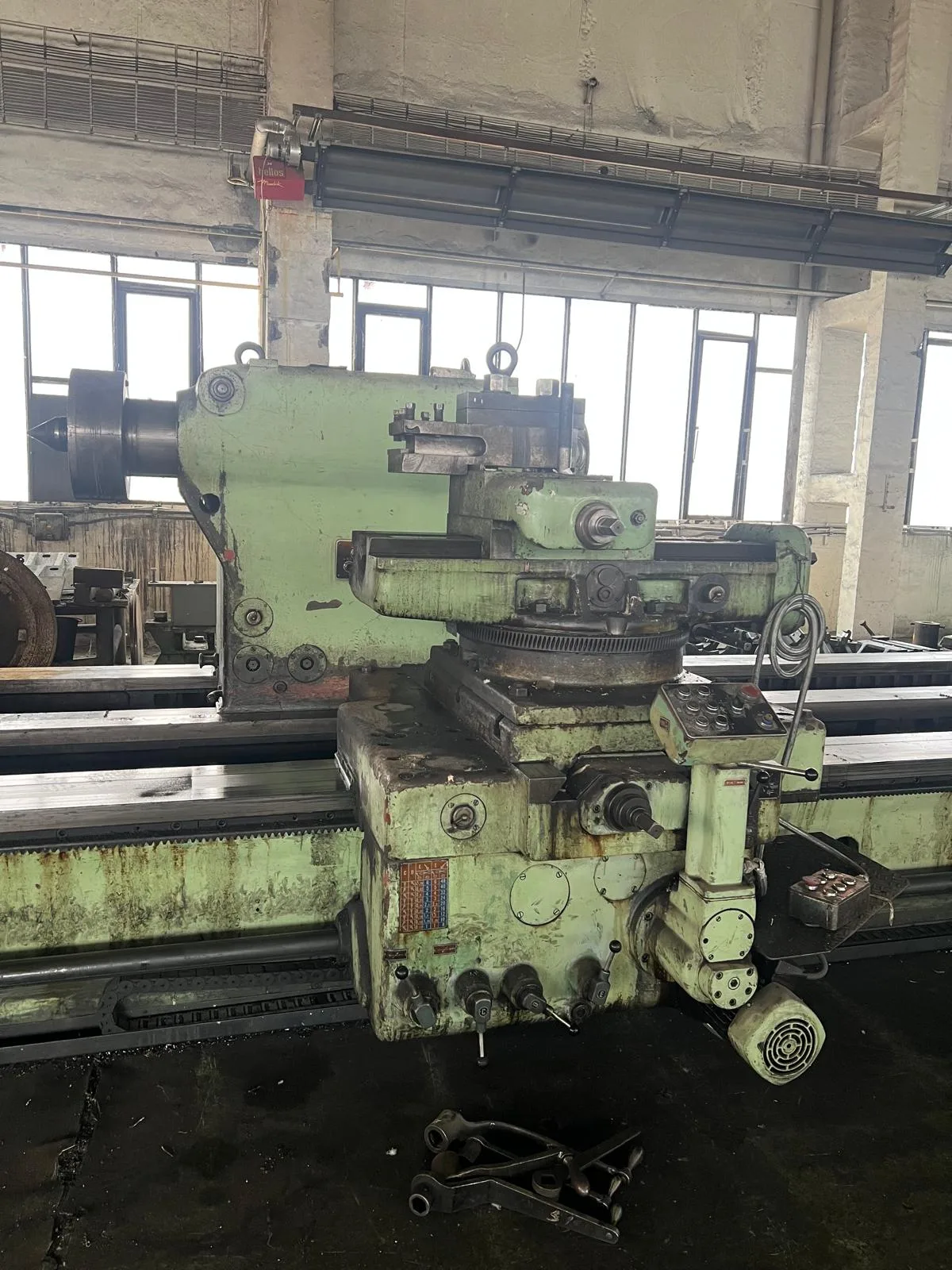 HEAVY DUTY LATHE – SR 2000 × 10000 view 6