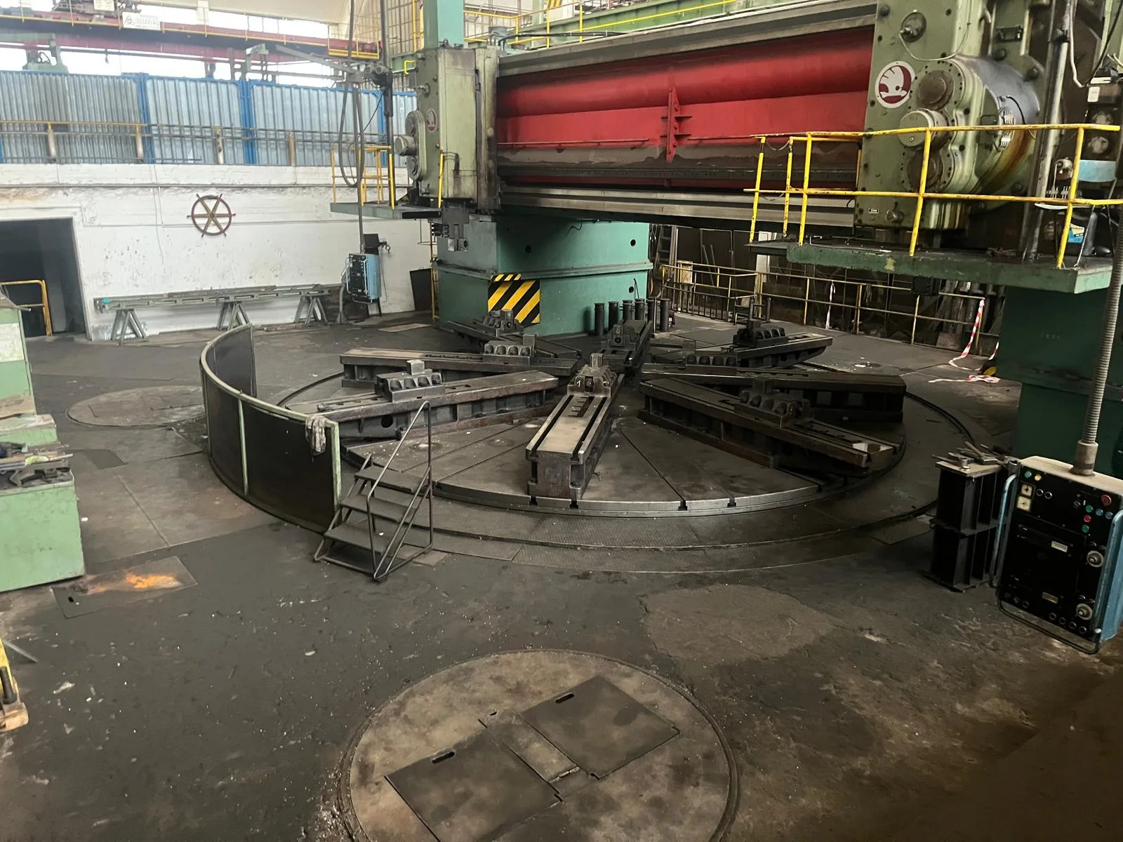 HUGE VERTICAL TURNING LATHE SK-125 view 6