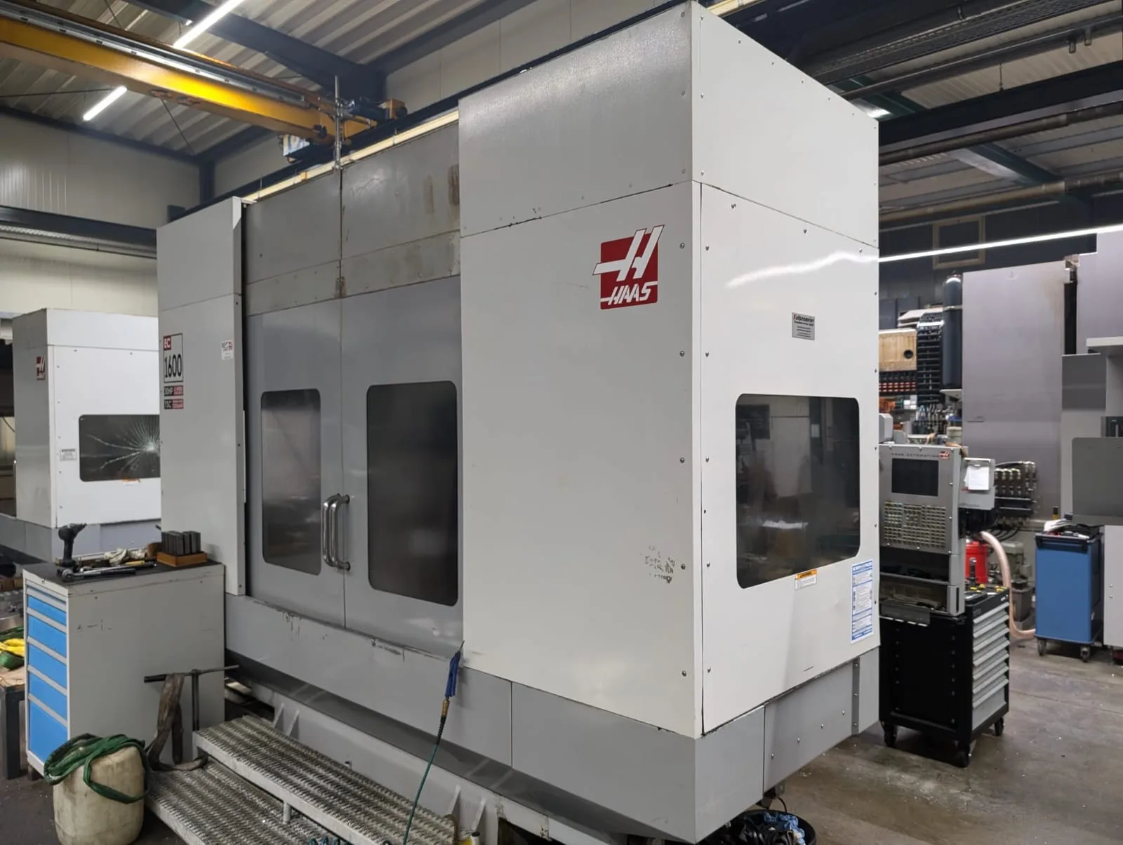4-AXIS HORIZONTAL MACHINING CENTER HAAS EC 1600 view 2
