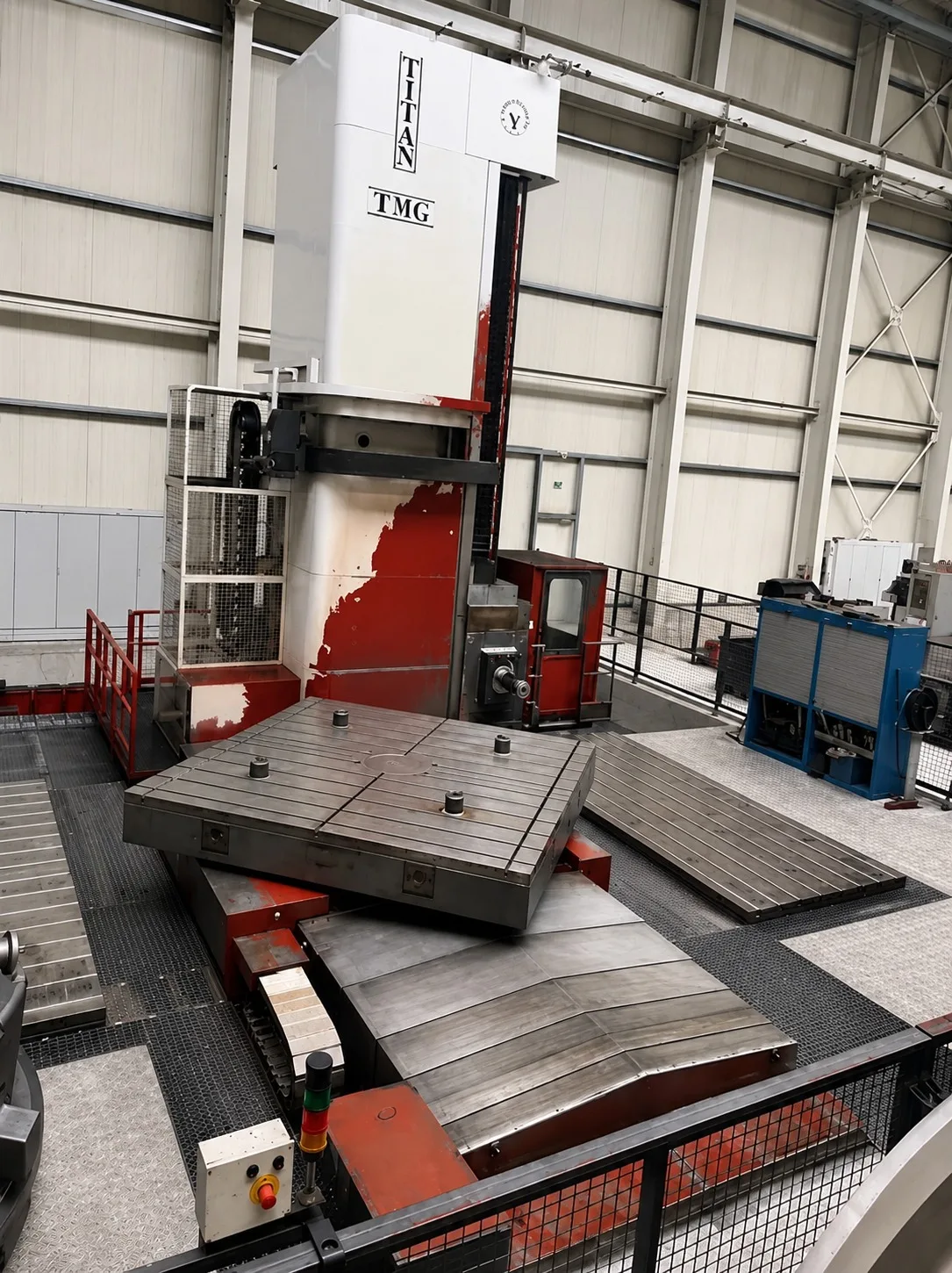 Ram-Type Floor Boring and Milling Machine AFP 200 CNC view 3