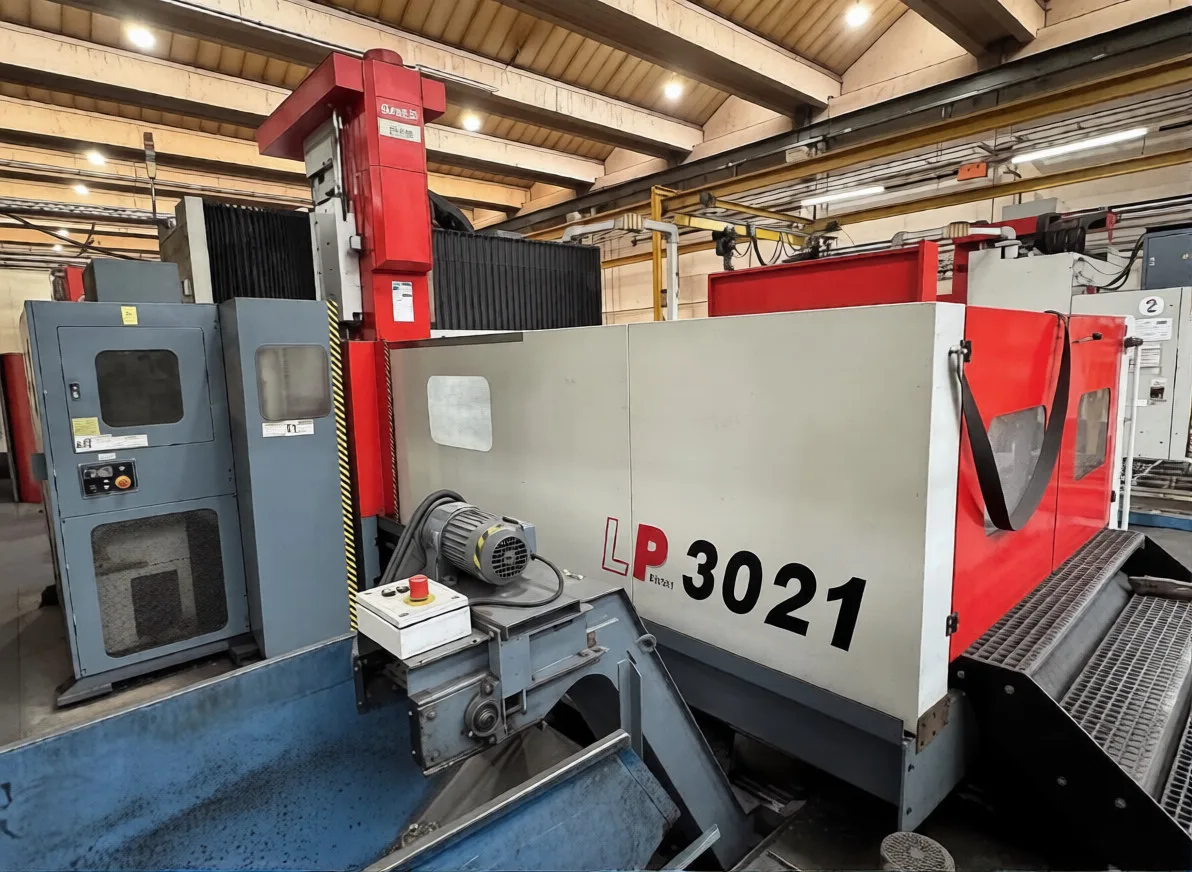 VERTICAL MACHINING CENTRE AWEA LP 3021 view 2