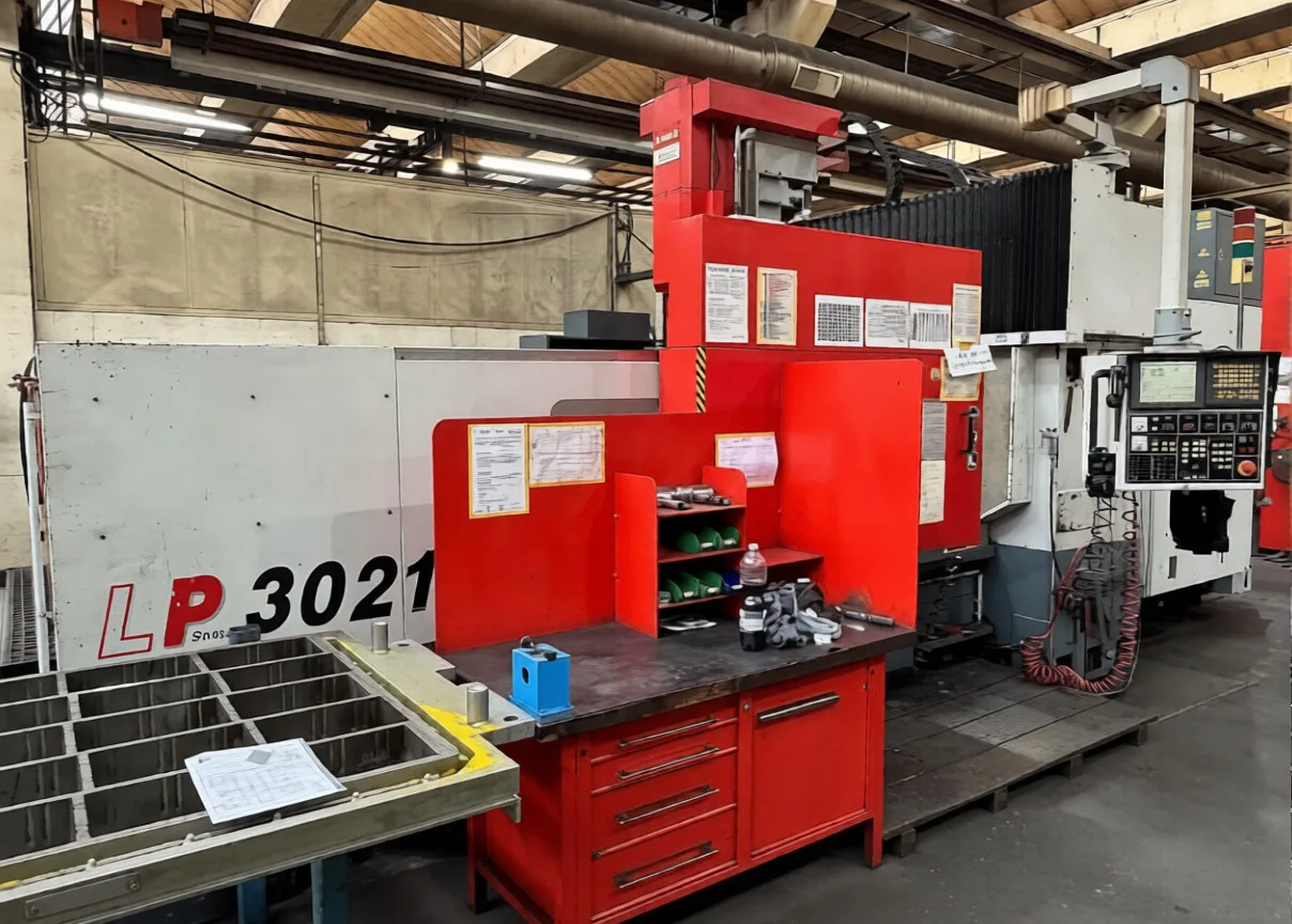 VERTICAL MACHINING CENTRE AWEA LP 3021