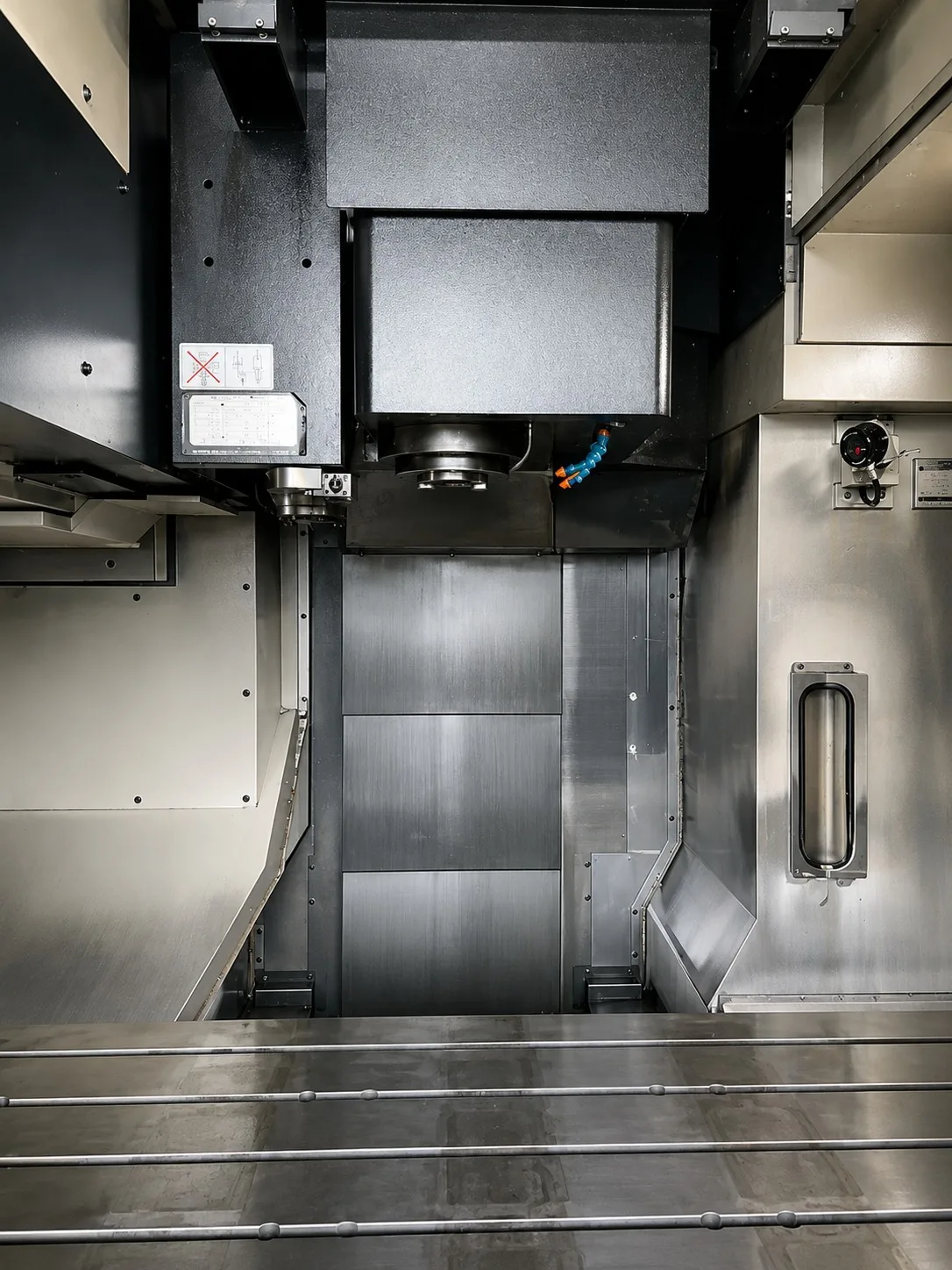 Vertical Machining Centre MAZAK MTV 815/80 view 4