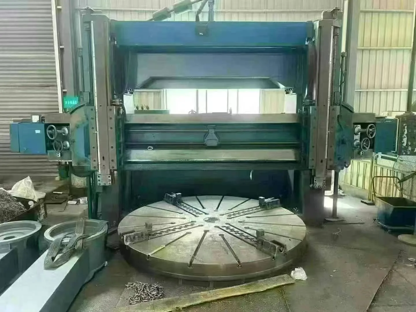 Vertical Turning Lathe 1L532