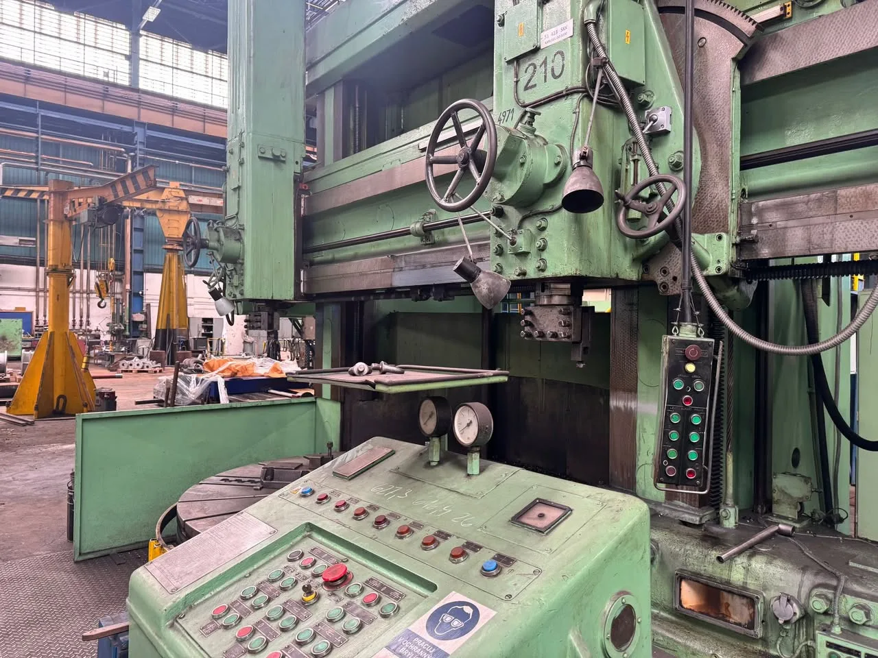 VERTICAL TURNING LATHE – TOS SK-25 view 6
